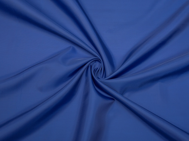 Kain pelapis peregangan poliester