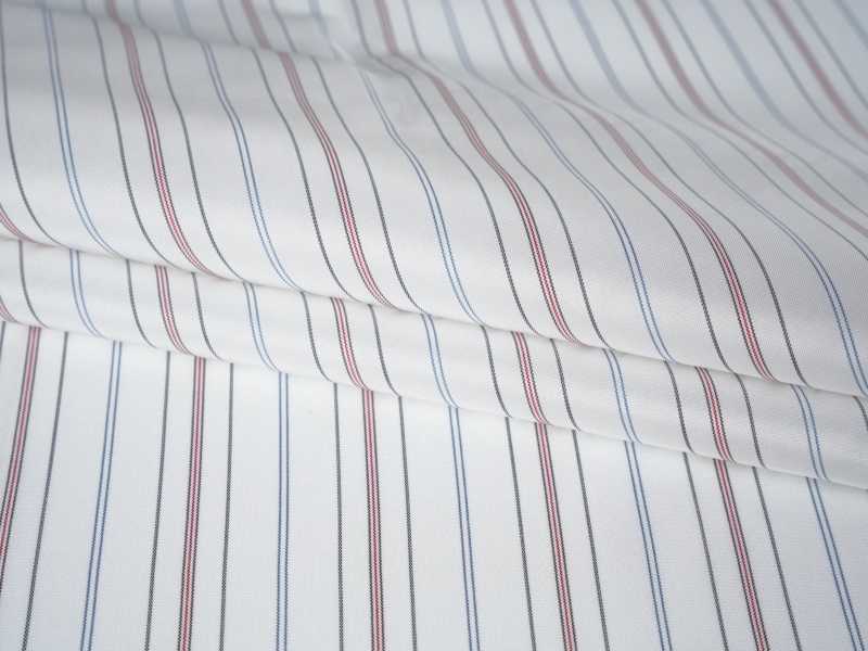 Kain lapisan lengan yang diwarnai benang poliester Kain lapisan lengan yang diwarnai benang poliester